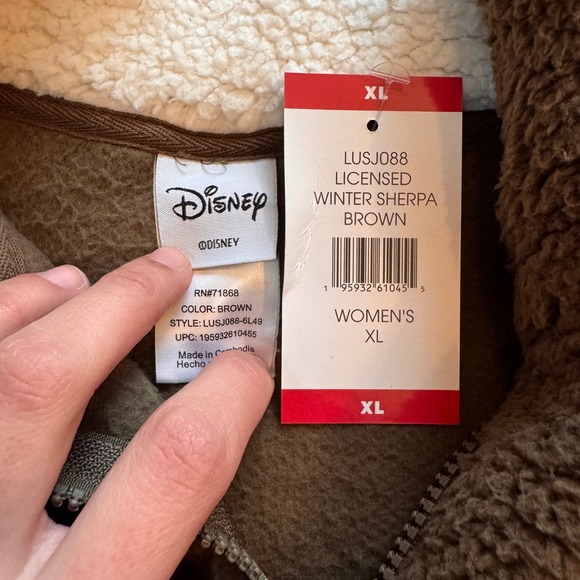 Disney Chip & Dale Sherpa Fleece Pullover Brown Womens XL-NWT - Picture 6 of 7